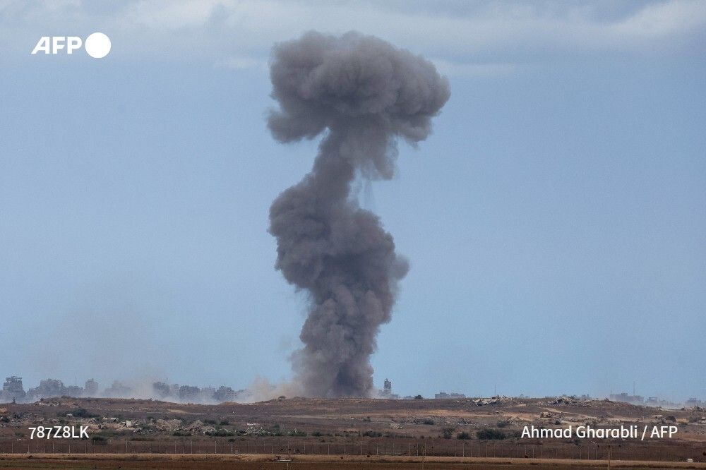 ➡️ Le film, réalisé par la journaliste indépendante Hélène Lam Trong, est projeté jeudi à l'occasion du prix Bayeux des correspondants de guerre, en Normandie, en présence de six des sept journalistes permanents de l'AFP qui ont couvert le début du conflit dans la bande de Gaza,