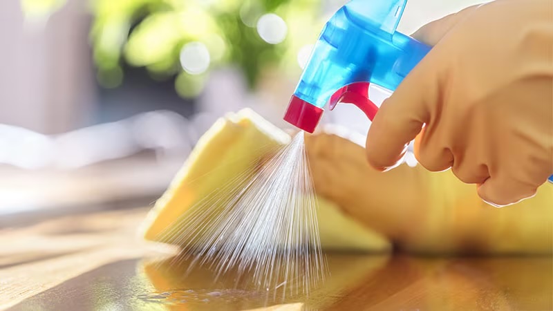 Persistent weekly use of #green #cleaning products over a 2-year period was linked to increased incidence of #asthma symptoms, with persistent users having an 8% higher risk and those with increased weekly use having a 7% higher risk than nonusers. medscape.com/viewarticle/pe…