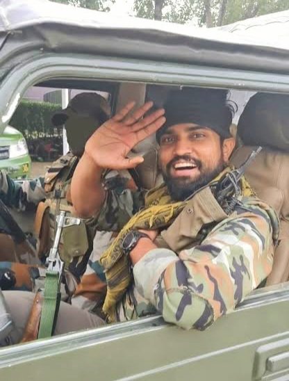 TigerCharlii's tweet image. Would have turned 30 today!
But he remained 28 Forever...

Captain Shubham Gupta
Sena Medal (P)
9 PARA (SF)
From: Agra, Uttar Pradesh

He made supreme sacrifice fighting #Pakistan terrorist in Rajouri encounter 2023
(Jammu and Kashmir)
Salute on Birth Anniversary
#IndianArmy 🇮🇳