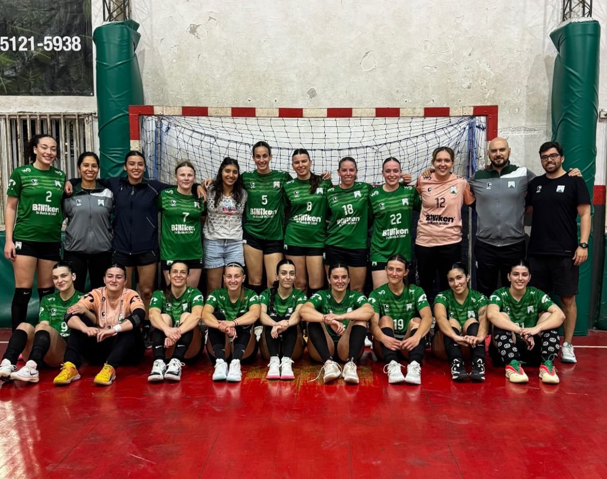 ferrocarriloest's tweet photo. #HandballFemenino 🤾🏻♀️ Ganooó #Ferro!!! Por la 10° Fecha del Metro Clausura de @femebal venció como visitante 30-21 a #ViLo!
Superpoderosas 1° con 28 pts. (9G y 1P)!
Próxima fecha (11°): Mar. 28/10 21.15 hs. vs. #Lanús (L)!
Antes jugará el Nacional de Clubes!
#VamosLasPibas! 💚🚂 https://t.co/bqgbklleMc