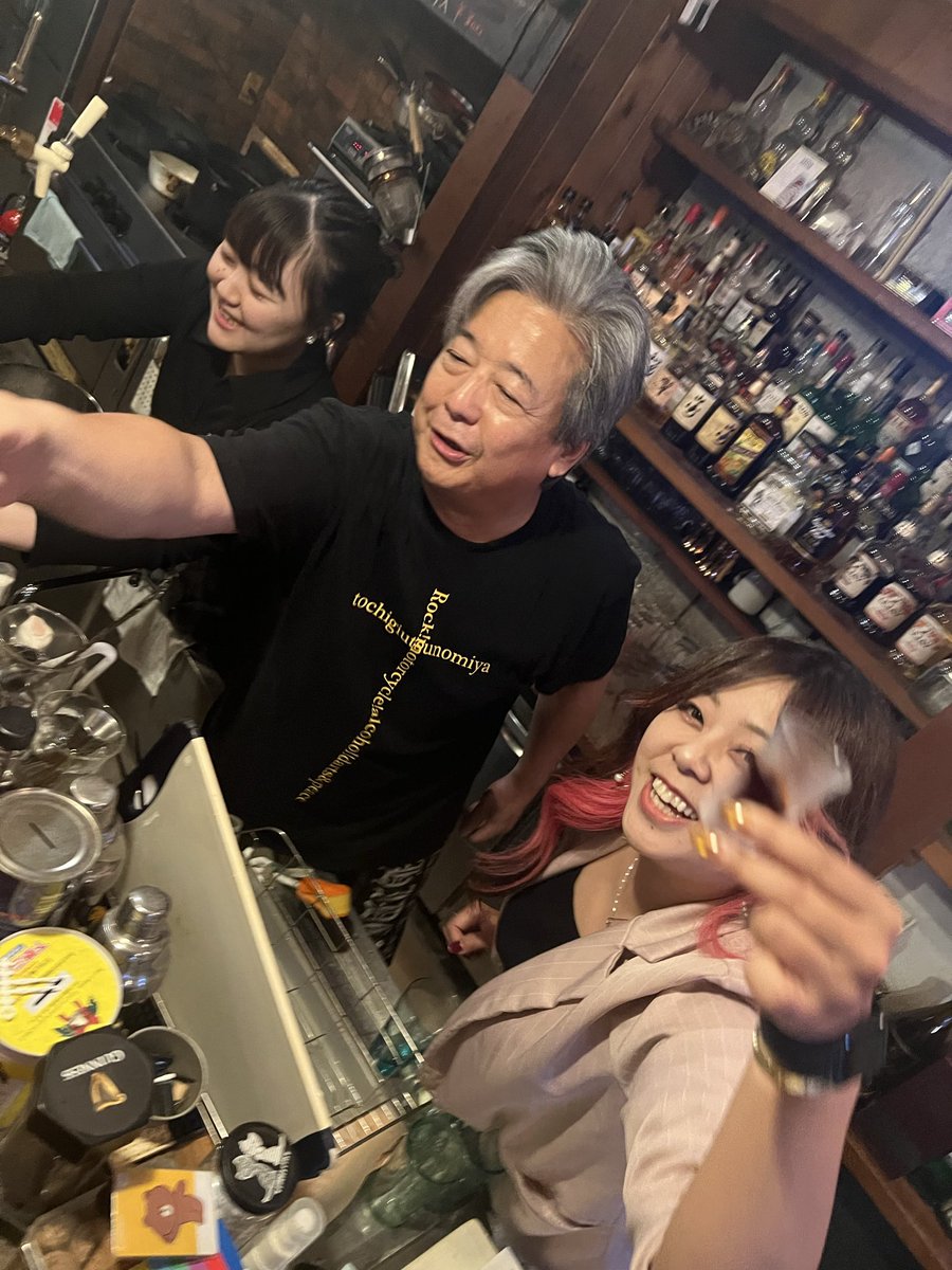 #HIDEOUT  #スナック紗織
カウンター席満員御礼