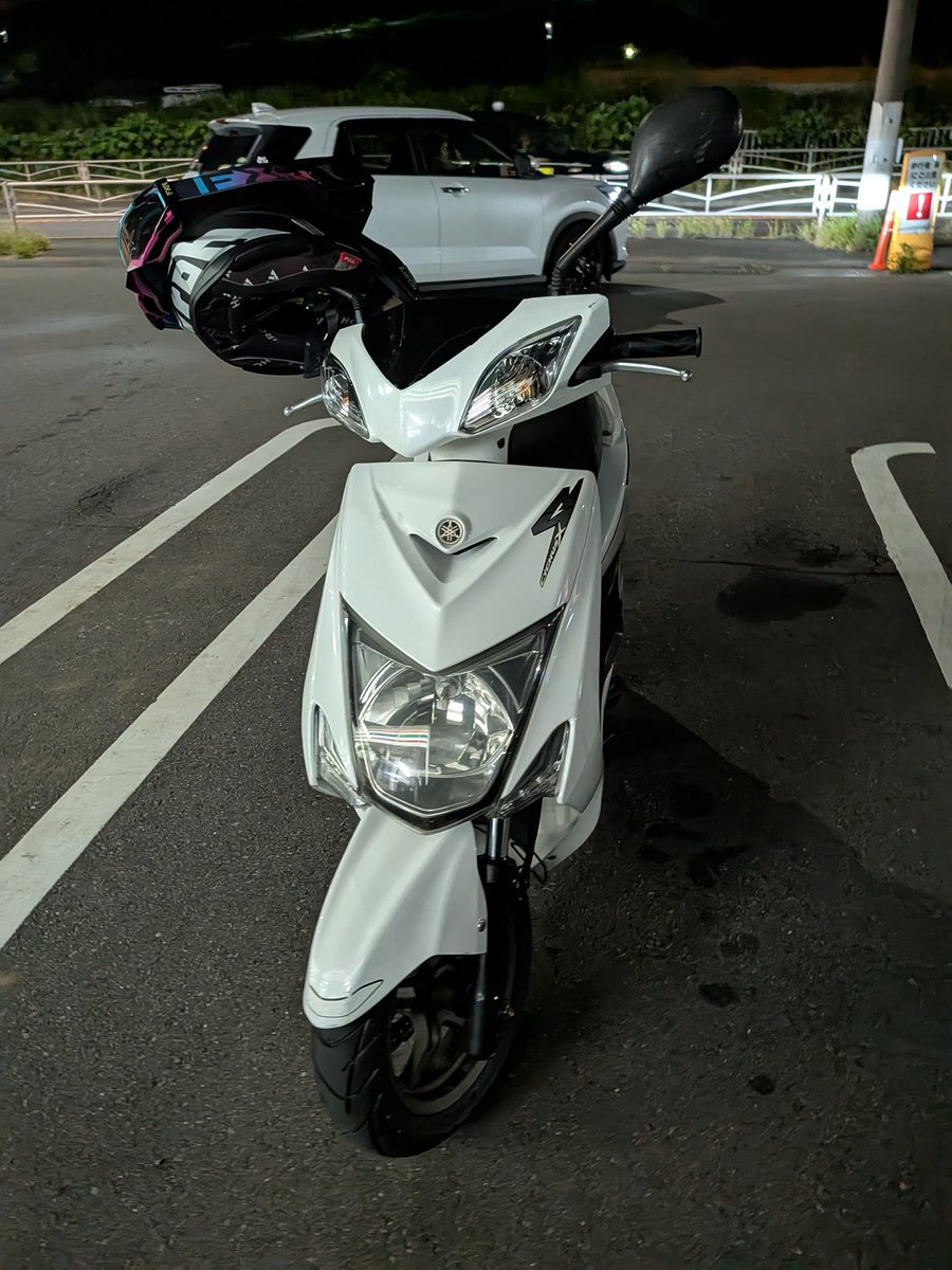 しれっとシグナス納車されてたんだけどフルノーマルで乗るの本当に気が狂いそうになる
マフラー変えたくて仕方ない