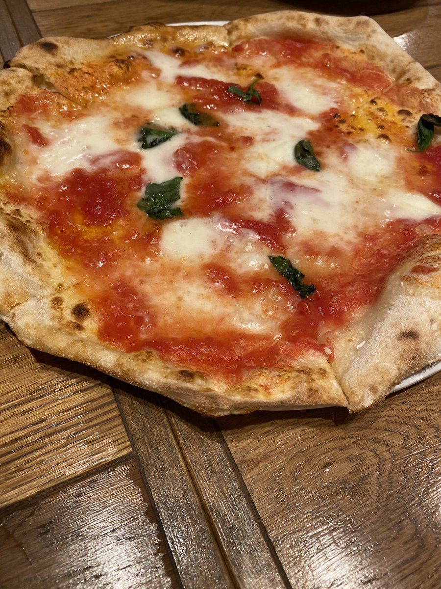 saimaru310777's tweet image. ギミック控えめとは言っても、流石はスタジオエスケープ
今回も面白かったです！
冷やかしで行ってみた黒門市場で、白ご飯¥500の値札を見て思考が停止しました
お手頃価格のピザ美味しかった！
#スタジオエスケープ #マダムルクレールの交霊会