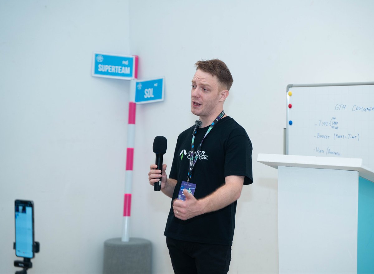 SuperteamVN's tweet image. What a day! 🔥 Huge shoutout to BK (@Justbkhere) from Vorld and Goran (@GMBD1) from CyberCharge. Both brought serious energy and fresh perspectives to Start-up Village Vietnam. Tons of takeaways. 🙌