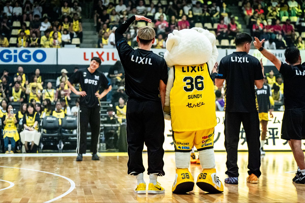 どっちが背高い？？ 山内盛久選手🌺 or サンディー🐻‍❄️ #サン