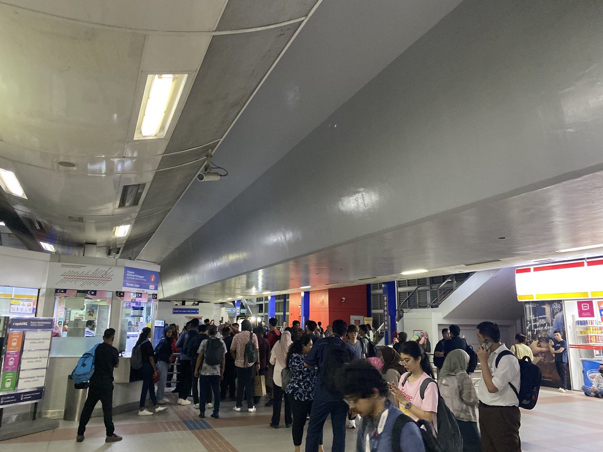 Basically they are not allowing anyone to take LRT Taman Jaya anymore because there are too many people. The buses are crowded too. Grab rides are of course, expensive at this hour. Macam bodoh.
