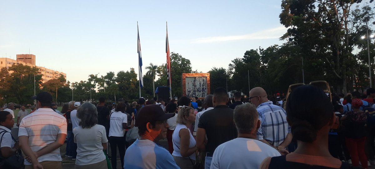 Desde el Cubo de la victoria en #Artemisa decimos basta al genocidio de Israel contra el pueblo de Gaza. No es una guerra, es un genocidio. #PalestinaLibre