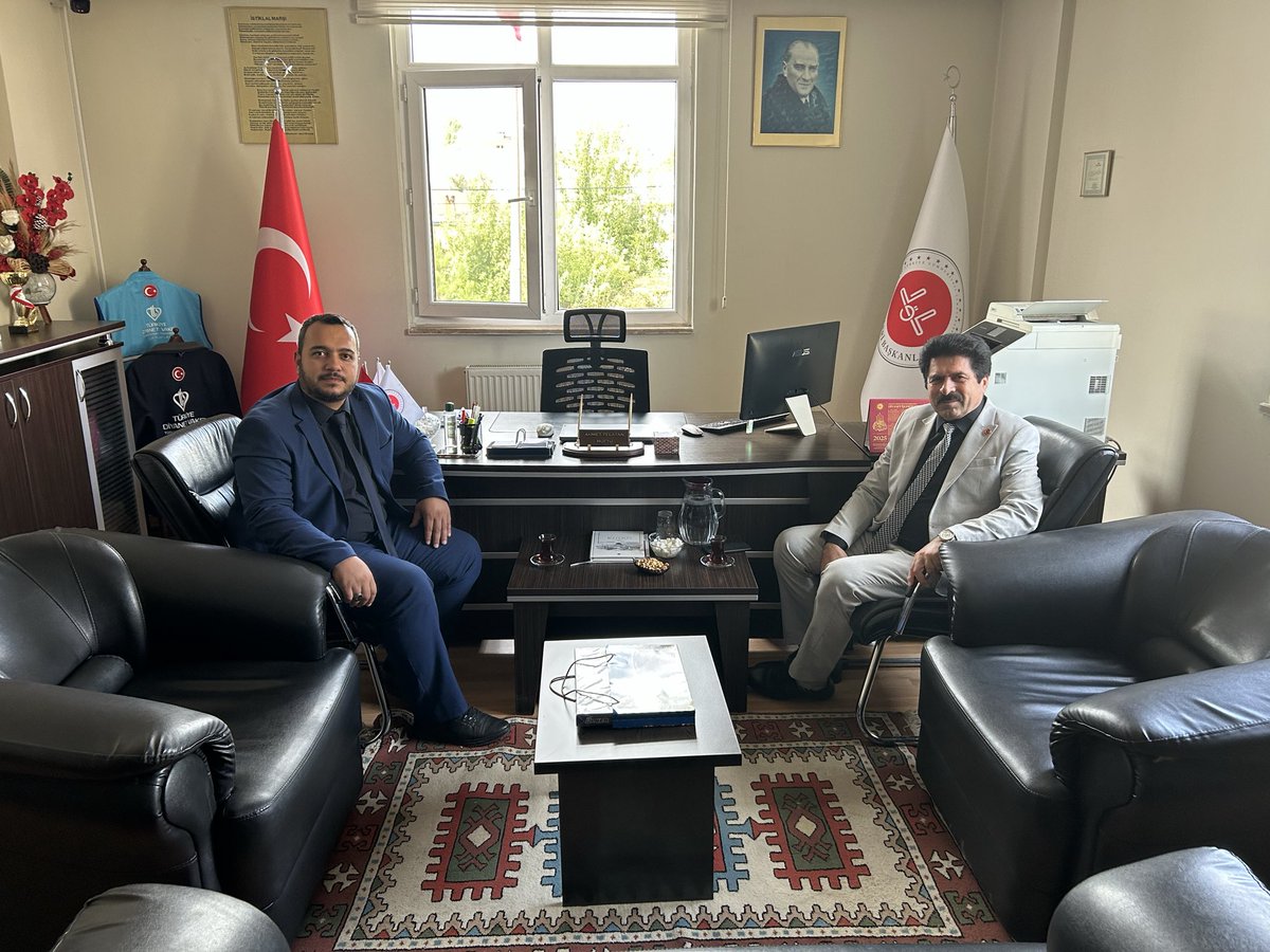İlçe Milli Eğitim Müdürümüz Sn. Mahmut ASLAN, İlçemizde göreve başlayan İlçe Müftüsü Sn. Ahmet YELATAN’ı makamında ziyaret etti. 
Müdürümüz, Sn. Müftümüze yeni görev yerinde başarılarının devamını dilediler.