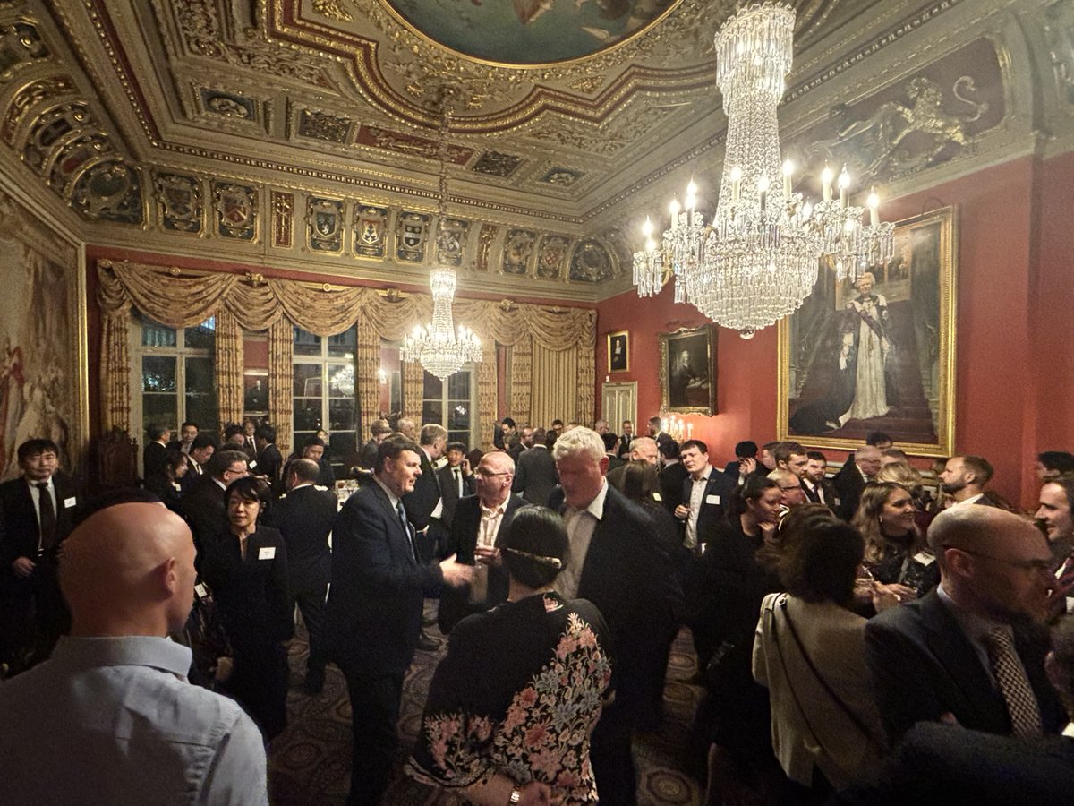 Wonderful event at Drapers’ Hall to celebrate 200 years of railways and the invaluable human connections fostered through 🇬🇧🇯🇵 railway cooperation. Looking forward to the continuing journey ahead!🚆