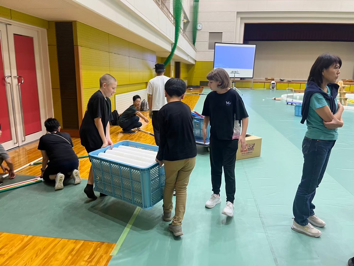 【中越地震から21年】
震災時2,200人だった人口は今や700人

存続か、消滅か
帰路にたつ山古志

でも、不思議と悲壮感は無いんです

今年も、来年も
10年後も20年後も、

共感者である仲間たちが、きっと

私たち山古志のアイデンティティを、
大切な日「10.23」を繋いでくれるはず