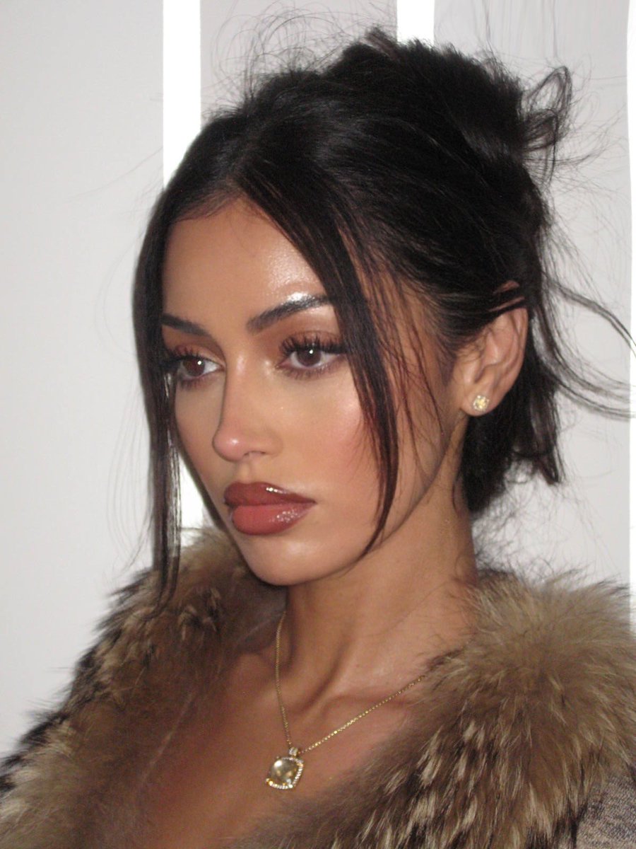 wolfiecindy's tweet image. pfw face beats by me 💋