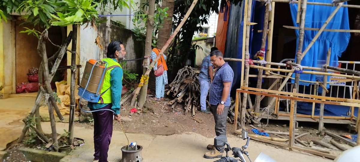 kmc_kolkata's tweet image. A few pictures of the frontline workers of the Vector Control Team on duty across the city.

#VectorControlByKMC #KMConDuty