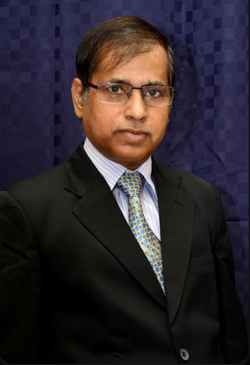 KC Sinha, the math maestro whose books powered every Bihar 10th-grader's success, gets Jan Suraj's MLA ticket for Kumhrar, 9th fail student may not know him, but Prashant Kishor does thanks for injecting brains into Bihar politics. Educated revolution ahead....🙇‍♂️