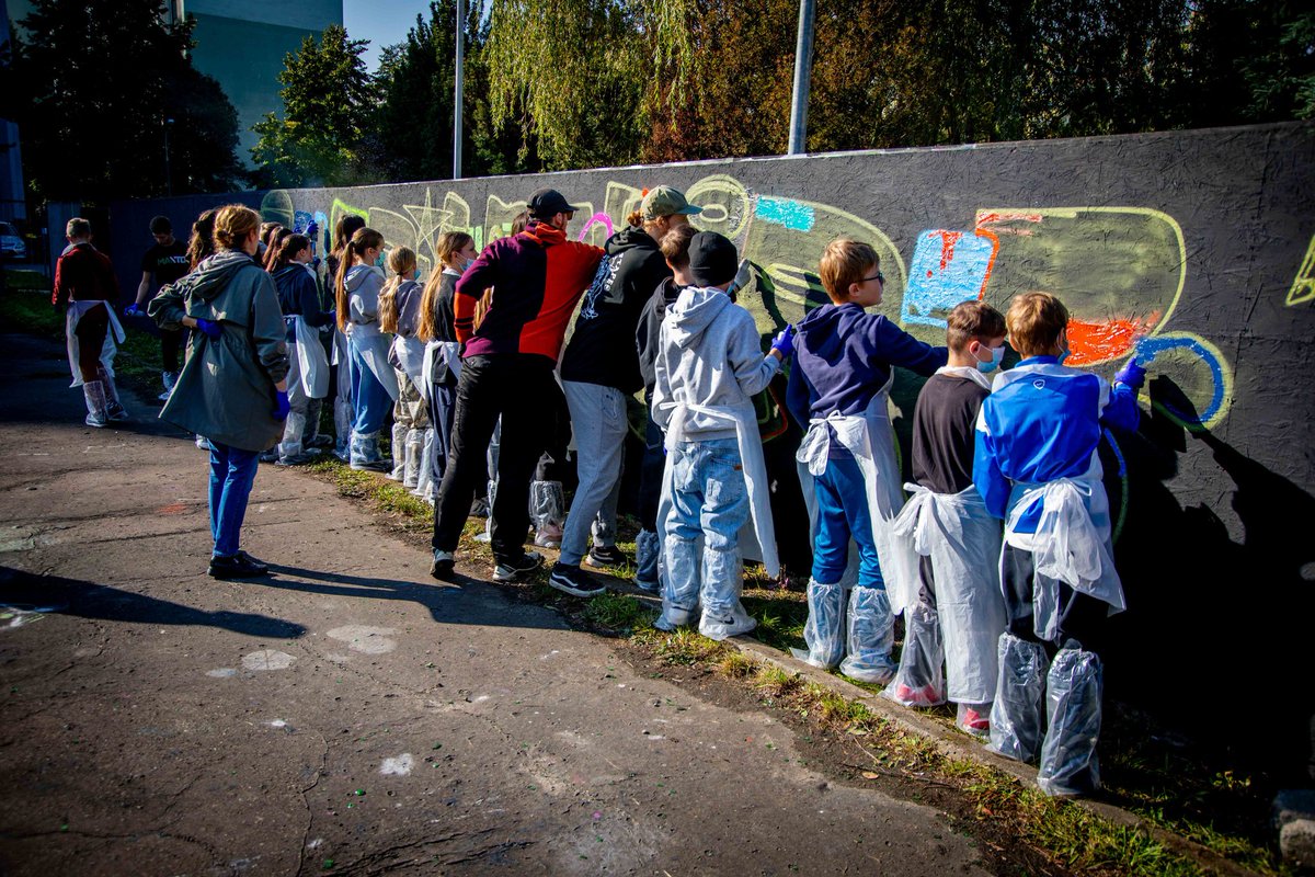 MaciejBartosia2's tweet image. To juz chyba IV / V rok działania na rzecz legalnego #graffiti, ale przede wszystkim edukacji. Działamy u podstaw, wpisując się w ogólnowarszawski projekt @RKaznowska Wiceprezydent Warszawy pn. #STOPBazgrołom
📲➡️ facebook.com/share/17KpNuDN…

#Graffity 🖼🏙🎨 #freegraffiti #Warszawa