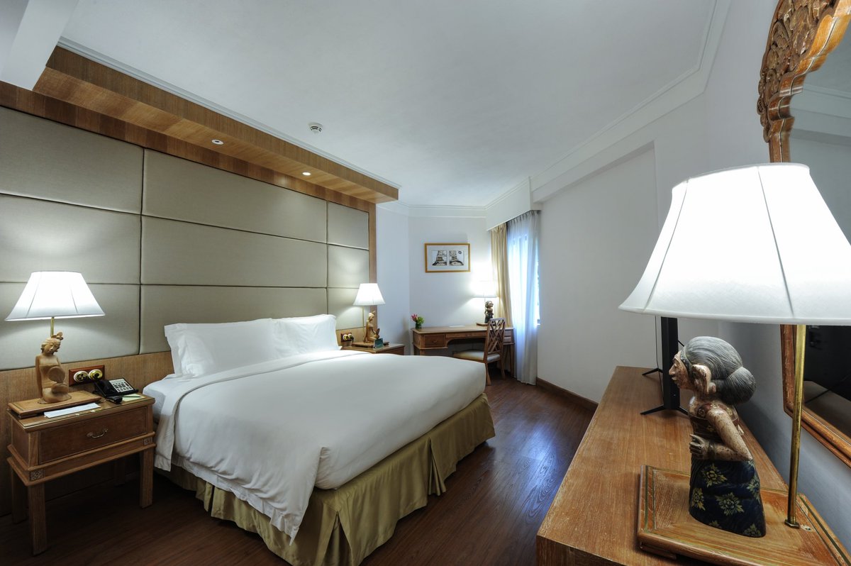 Wake up to comfort, surrounded by serenity 🌿✨
The Garden Wing Room welcomes you with calm tones, soft light, and timeless warmth — your private retreat in the heart of Jakarta.

#HotelBorobudurJakarta #GardenWings #UrbanOasis #LuxuryStay