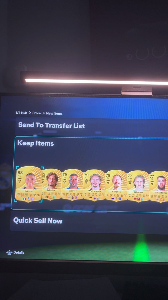 bjeksss's tweet photo. @EASPORTSFC is this a fkn joke? What am I even playing for? https://t.co/idVqL2p29k