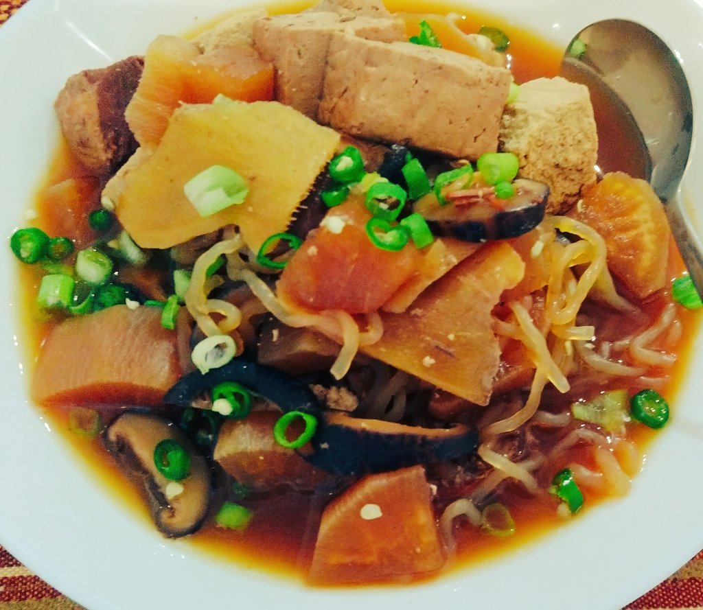 noxygen's tweet image. I have been cooking more &quot;comfort food&quot; dishes recently. And here is one of them. Oden-style braised radish, tofu and mushrooms. Managed to find konyaku noodles and they worked a treat. Transported myself back to a quiet alley in the middle of Tokyo.
