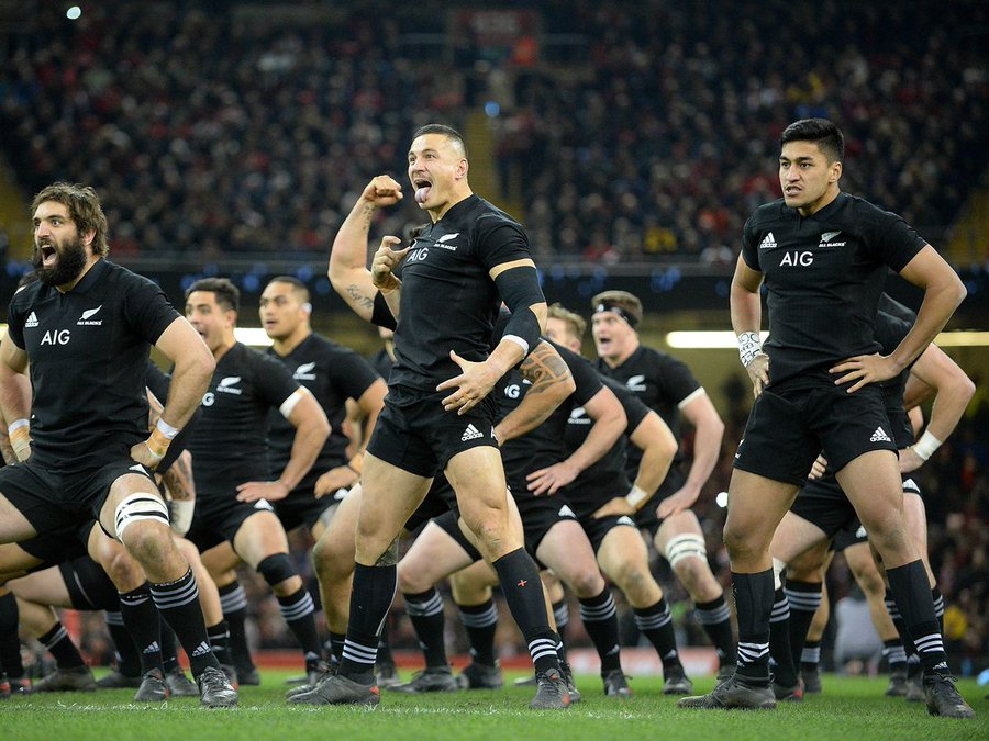 m_rajkiewicz's tweet image. Dzisiaj gramy z Nową Zelandią 🇳🇿, a kraj ten często kojarzy się z haką - szczególnie w kontekście rugby.

Czy dzisiaj reprezentanci 🇳🇿 ją zatańczą? Nie wiem, szczerze mówiąc wątpię. Ale nie szkodzi o tym trochę napisać.

Dla tych, którzy nie wiedzą co to: haka to rodzaj…