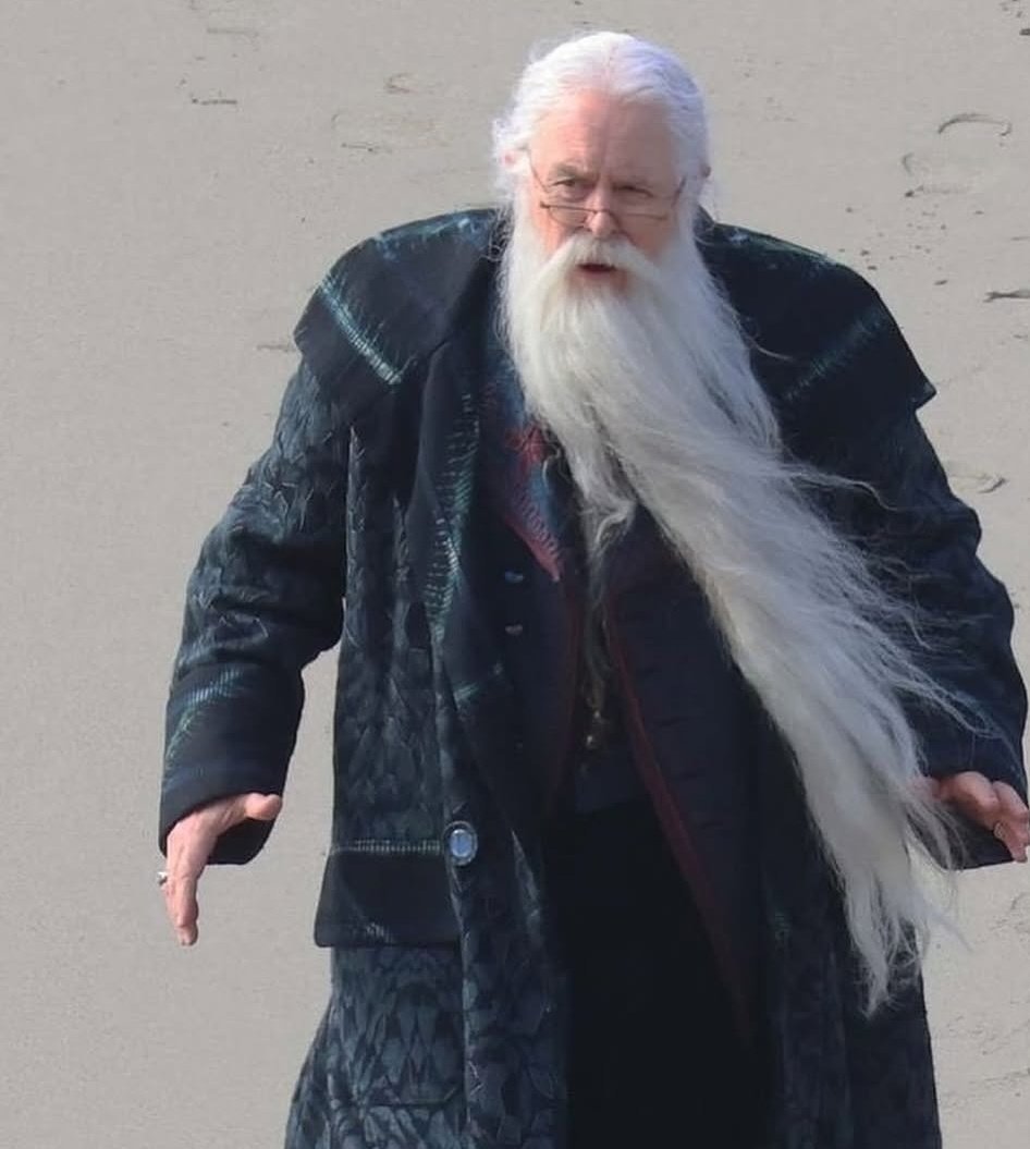 classland's tweet image. ¿Es el nuevo Albus Dumbledore o Santa Claus?