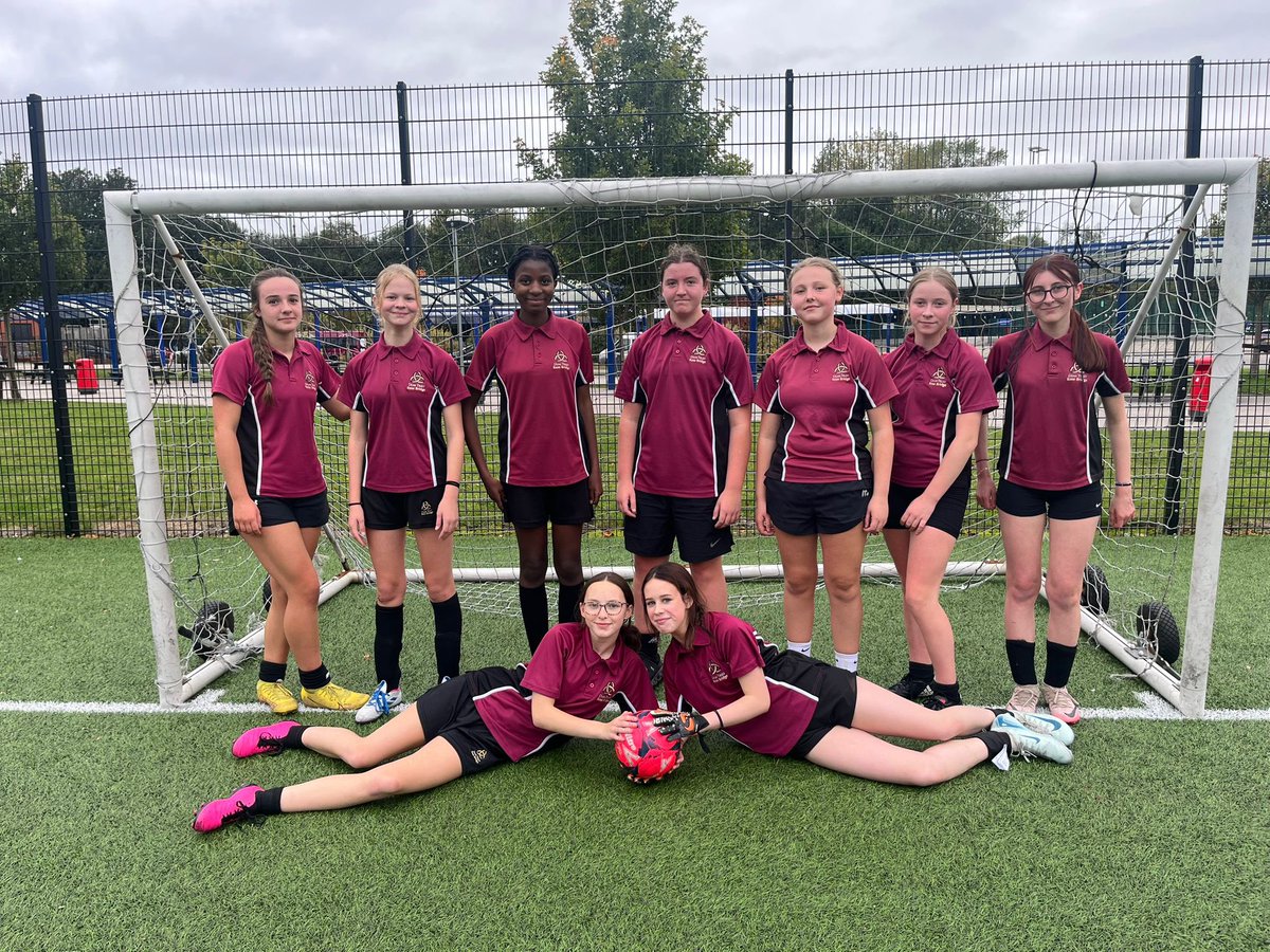 Well done to the Y9/10 football team at Tuesdays tournament! They showed great teamwork and tenacity throughout!⚽️