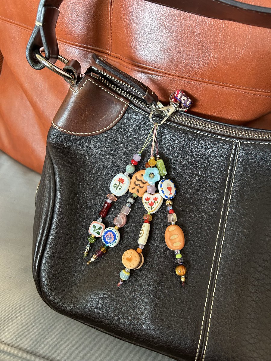 Gloria Wee (Glow) tweet media