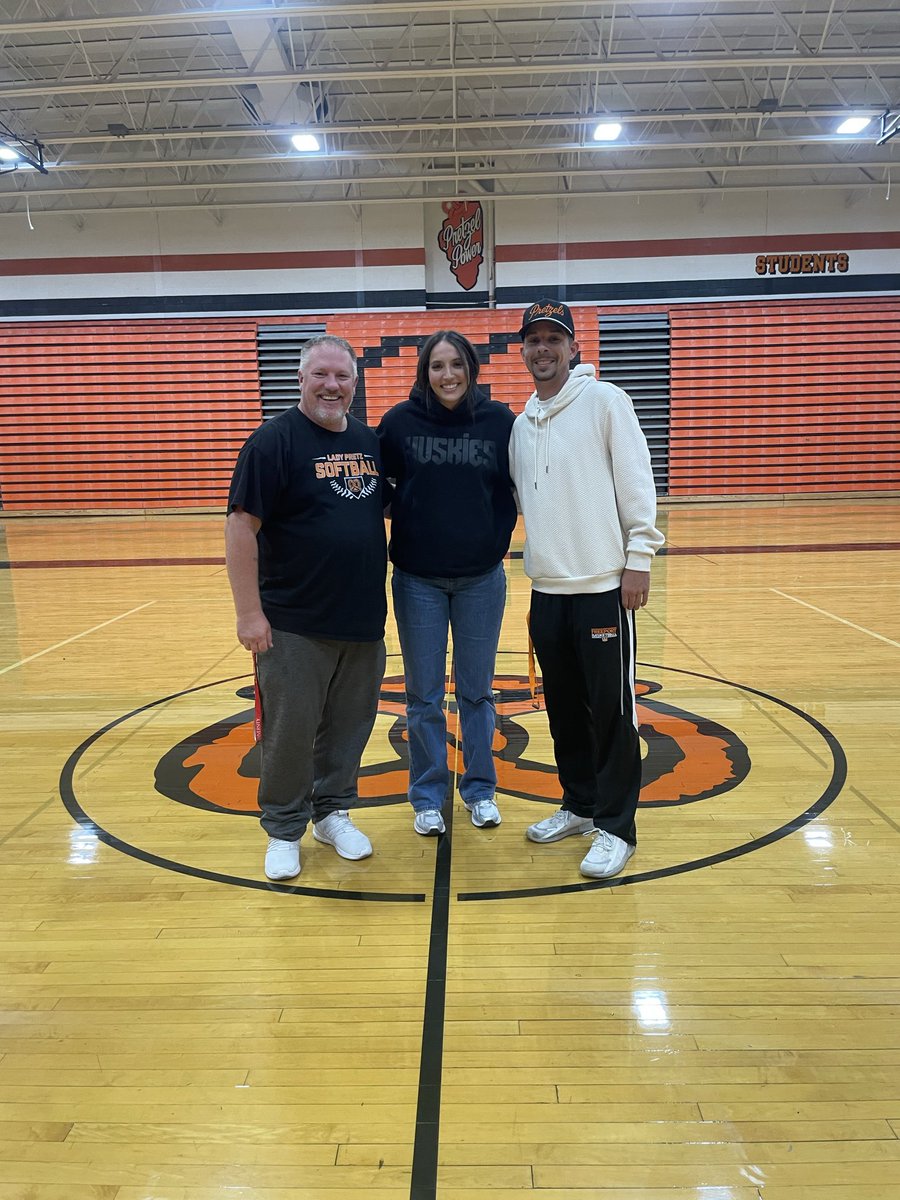 Freeport Girls Basketball (@ladypretzbb) on Twitter photo We would like to thank <a href="/UW_WBB/">Washington Women’s Basketball</a> for coming out and stopping by our Open gym last night! We appreciate you all stopping by Pretzel country! 
<a href="/FSD145/">FSD145</a> <a href="/PretzSports/">Freeport Athletics</a> We would like to thank <a href="/UW_WBB/">Washington Women’s Basketball</a> for coming out and stopping by our Open gym last night! We appreciate you all stopping by Pretzel country! 
<a href="/FSD145/">FSD145</a> <a href="/PretzSports/">Freeport Athletics</a>