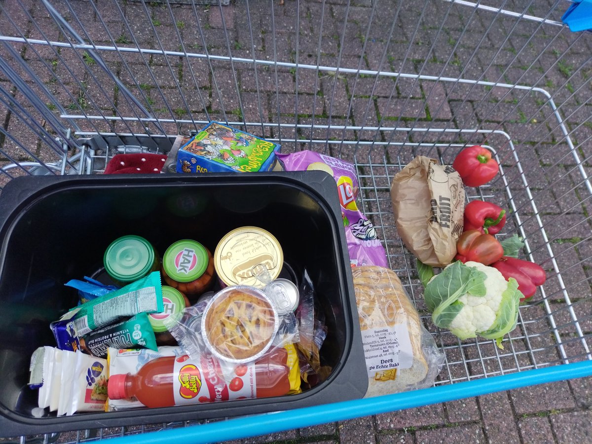 Zeeuwse Voedselkrijger🥔🥒🧀🥓🍴🍪🍞🍎🍇 tweet media