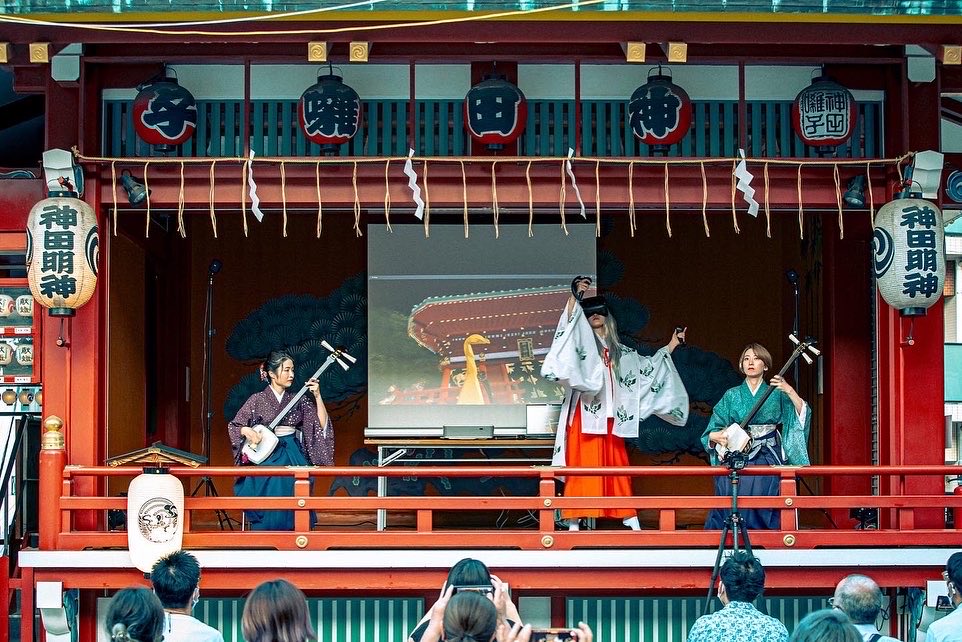 sekiguchiaimi's tweet image. ちなみに私のご先祖様は母方は侍、父方は神職の多い家系です。
ご先祖様と神楽の精神に敬意を払いながら、祈りと召喚の行為として描かせて頂くこともございます🙏🏻
