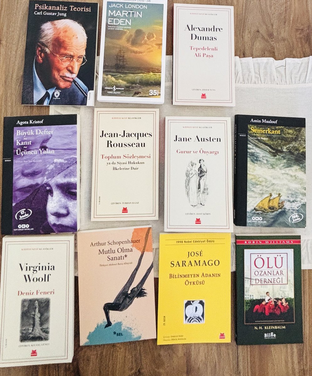 pedersergius's tweet photo. Yeni kitaplar😂
bir süre kitap alışverişi yapmayı düşünmüyorum  🙈 https://t.co/zgmXQ7VCVa