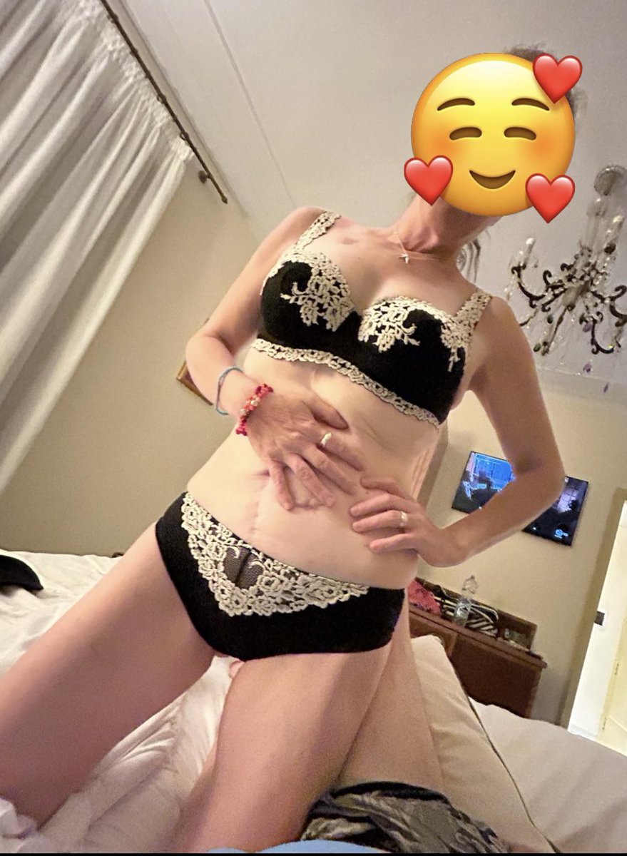 AgedBeautyX's tweet photo. 47 and my new italian lingere fits perfectly https://t.co/PgzztDgWqd