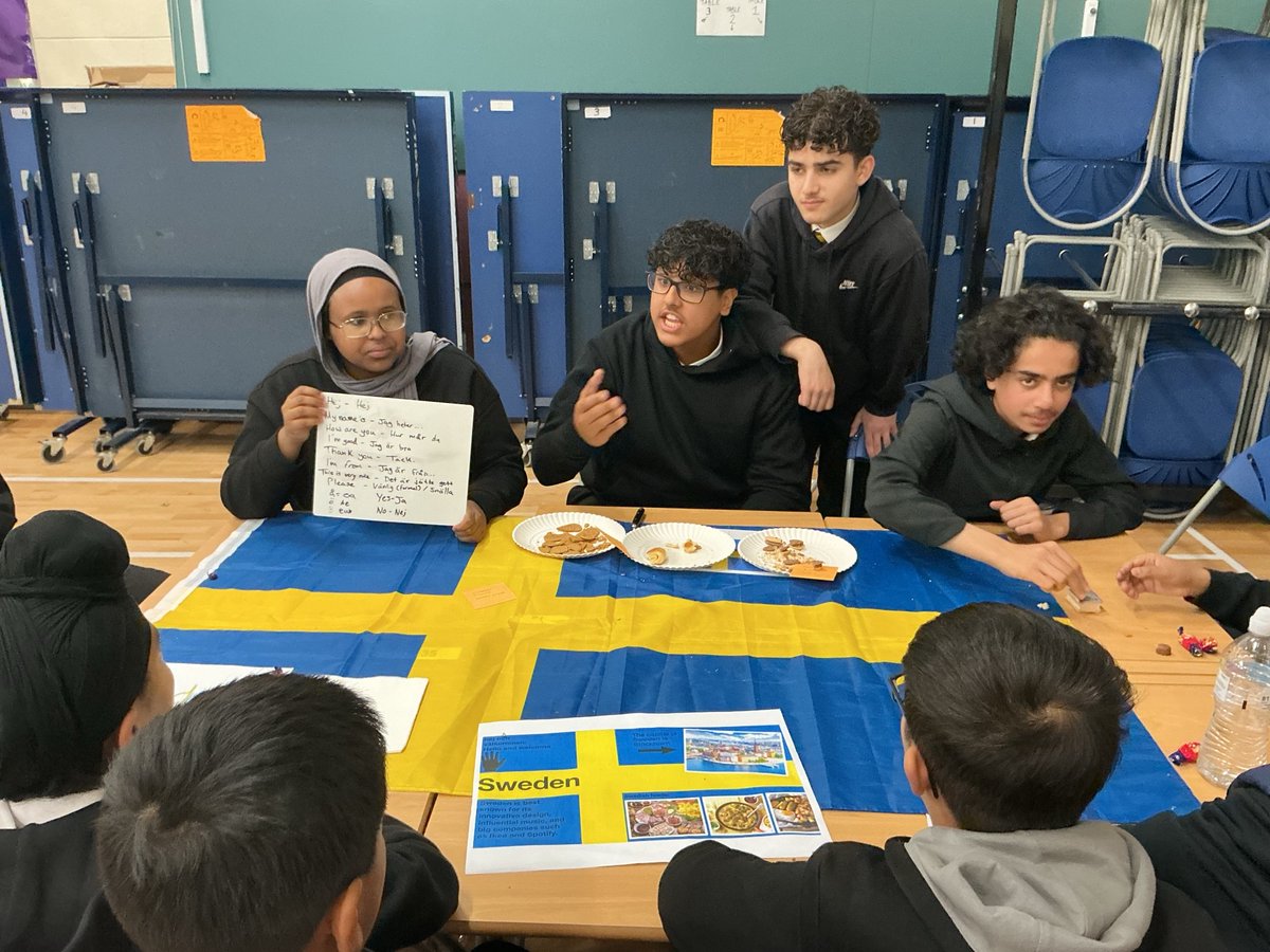 BellahoustonAc's tweet photo. European day of Languages at Bellahouston Academy. In 2025, the theme, “Languages open hearts and minds,” highlights the power of languages to connect us, inspire new ideas and broaden horizons. https://t.co/SxUqmBJTJy