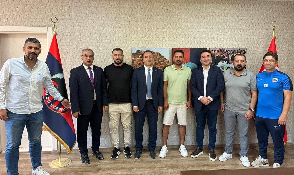 TFF_Org's tweet image. Türkiye Futbol Federasyonu Futbol Gelişim Direktörü Emrah Bayraktar, Futbol Gelişim Direktörlüğü (FGD) Genç Oyuncu Gelişim Müdürü Savaş Çam ile kulüp ziyaretlerine devam ediyor. 

Emrah Bayraktar ve Savaş Çam, Eti Gübre Mazıdağı Fosfat Spor Kulübü&apos;nde Onursal Başkan Abdülkerim…