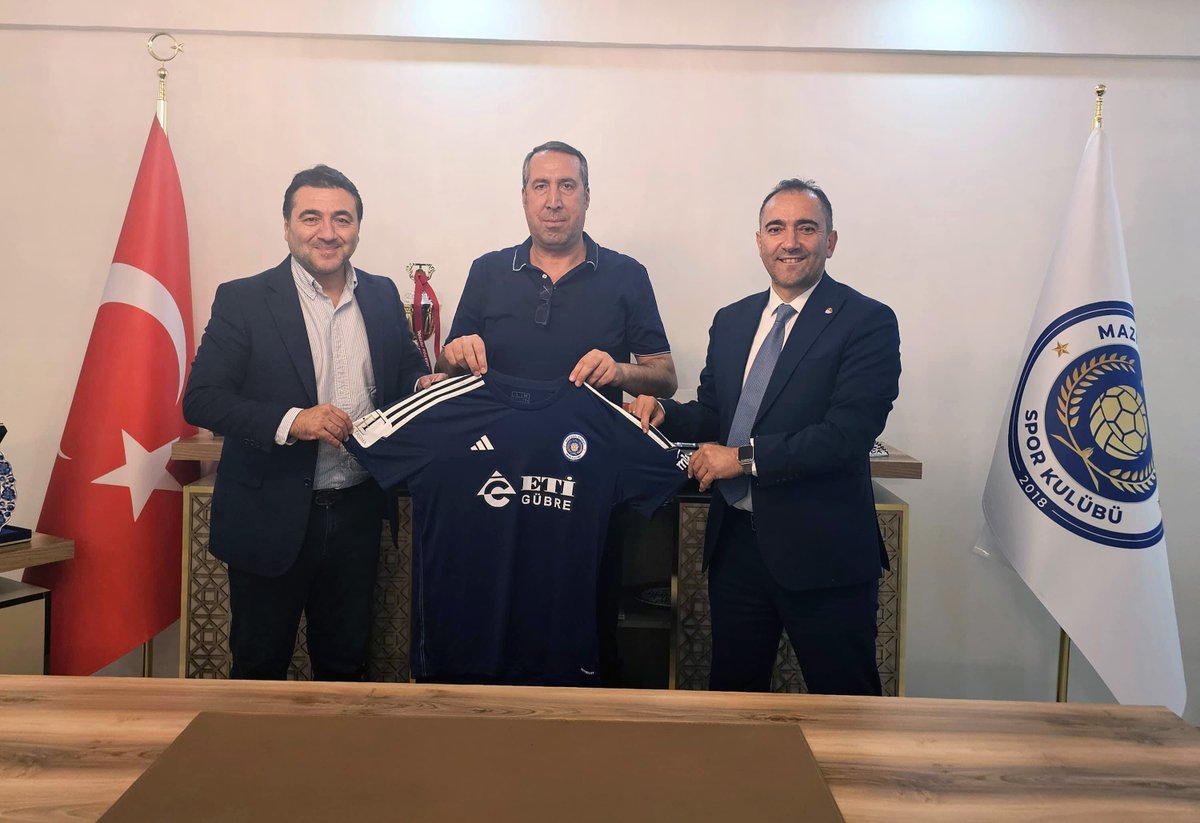 TFF_Org's tweet image. Türkiye Futbol Federasyonu Futbol Gelişim Direktörü Emrah Bayraktar, Futbol Gelişim Direktörlüğü (FGD) Genç Oyuncu Gelişim Müdürü Savaş Çam ile kulüp ziyaretlerine devam ediyor. 

Emrah Bayraktar ve Savaş Çam, Eti Gübre Mazıdağı Fosfat Spor Kulübü&apos;nde Onursal Başkan Abdülkerim…