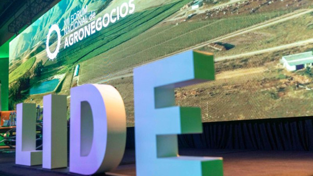 madevito's tweet photo. XIV Fórum Nacional de Agronegocios:“Argentina en Perspectiva”
LIDE Argentina anuncia la realización del  XIV Fórum Nacional de Agronegocios, que tendrá lugar el miércoles 29 de  octubre en el @AlvearIconHotel 

https://t.co/ZChnHBq75q https://t.co/eQbiVy8eix