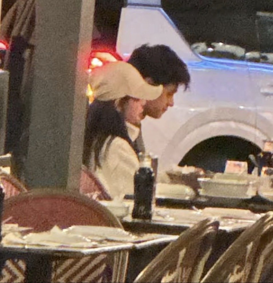 tulipsmb's tweet image. no context hehe stay lowkey lovers!
💜💛

#Mikbrent #Dustbia