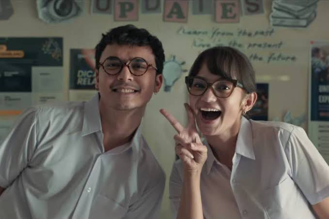 "Nyiapin pernikahan itu nggak bisa buru-buru."

Yakin Nikah cakep sekali ya. Mengomentari fenomena orang-orang usia 25 ke atas yg terus ditekan society buat cepet-cepet nikah, ini romcom charming juga relatable yg bikin ketawa, senyum sekaligus gregetan ngeliat polah barisan