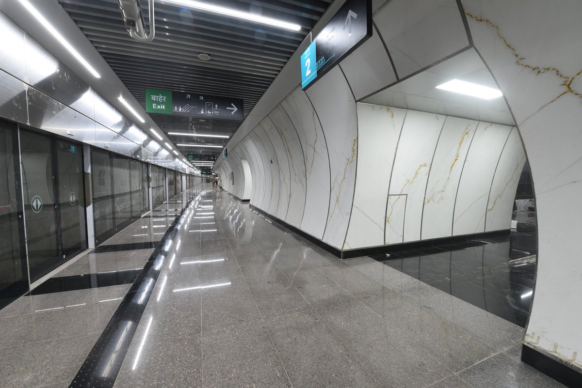 marinebharat's tweet image. Unknown facts of Mumbai Metro Line 3
🔸 Sahar Crossover won prestigious ‘Beyond Engineering of the Year 2023’ award
🔸 14 research papers published in World Tunnel Congress
🔸 More than 40 Awards won for Safety Performance by Contractors
Pic Source - me 😇