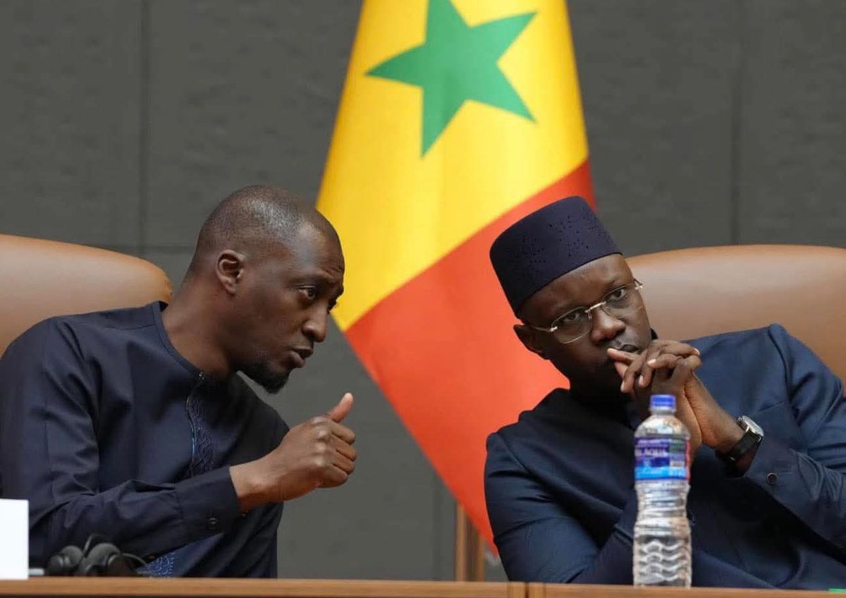 ‼️Bakary Sega Bathily , DG de l’APIX, est l’incarnation parfaite du « wakh touti, job lou bari ».  

📌Discret dans la parole, mais redoutablement efficace dans l’action. 

🇸🇳❤️👏