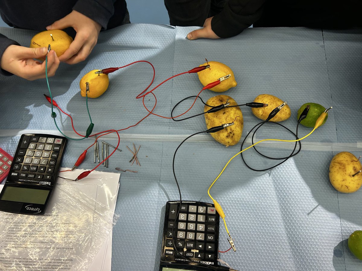 angstromABC's tweet photo. We are bringing fruit batteries back to #SciFest! @chem_angstrom @BaseSweden https://t.co/GrJQuVL95F