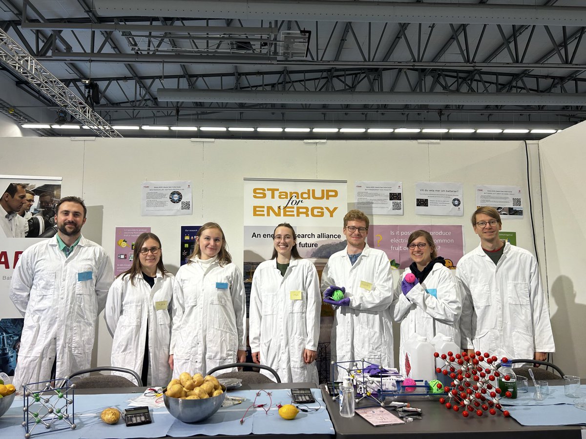 angstromABC's tweet photo. We are bringing fruit batteries back to #SciFest! @chem_angstrom @BaseSweden https://t.co/GrJQuVL95F