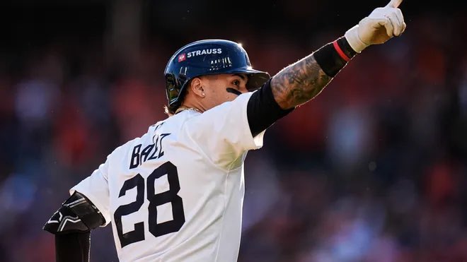 Javier Baez stats this postseason⤵️

.346 AVG, 1 HR, 9 hits, 5 RBI, .870 OPS

The magic is back for El Mago 🪄
