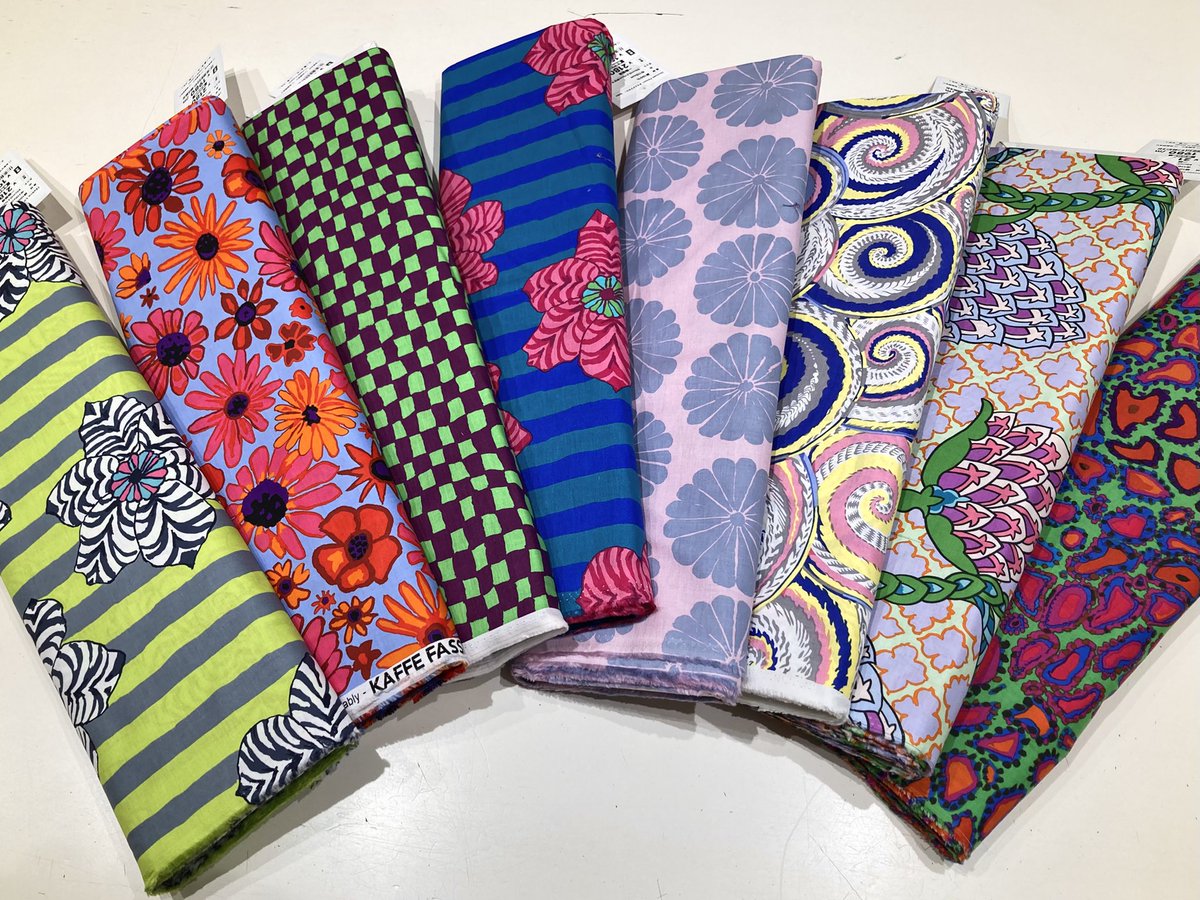 TextileWorldTOA's tweet image. KAFFE FASSETT COLLECTIVEが50反入荷しました！

全て綿100%、生地巾110cm
どれも素敵な柄ばかりです。

明日からはTOA大感謝祭！！
お得な10日間！！

ご来店お願お待ちしております🙇‍♂️

#kaffefassettfabrics 
#kaffefassett 
#textile
#fabric