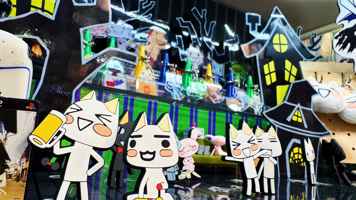 ５階『どこでもいっしょ』コーナーの展示が新しくなりました！

10月11日（土）より
新商品の発売や『部屋でもいっしょ』シリーズの特典の配布も始まります！

ぜひ遊びにきてください！🐱

#ヤマシロヤ ５階売場直通📞03-3831-2407

#どこでもいっしょ #どこいつ #ポケピ