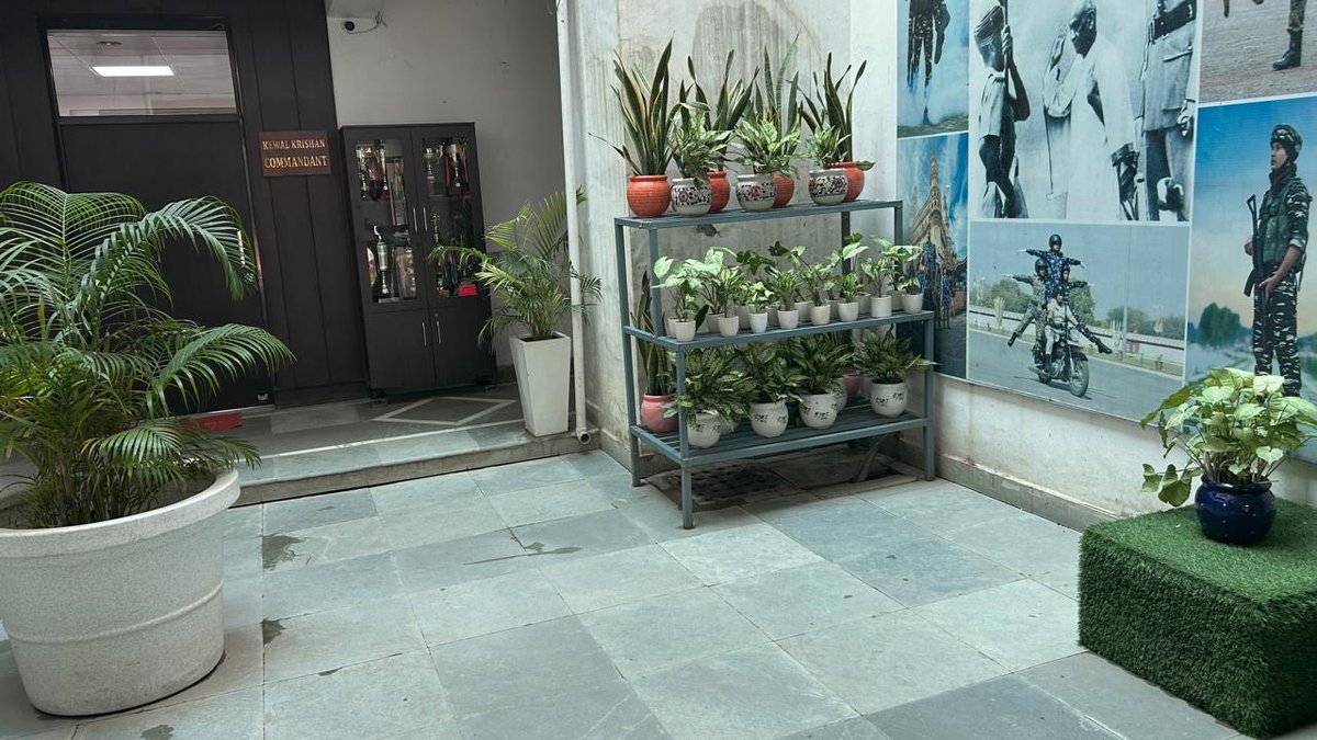 #SpecialCampaign5 , <a href="/crpfindia/">🇮🇳CRPF🇮🇳</a>   @IIMOindia,@PBNHOMEAFFAIRS,  <a href="/PMOIndia/">PMO India</a> , @DARPGGOI

Today we all got together to keep our working place clean .  The focus area of cleanliness was our Main Office of the Unit HQ.