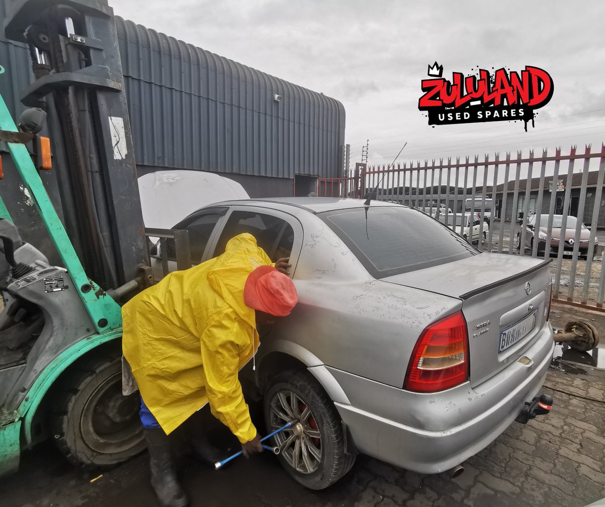 ZUS_ZA's tweet photo. Here's a classic Opel for stripping for spares.
This 2001 Opel Astra CDE 1.6 with Chev Utility engine is stripping for spares at our yard.
#opel #opelstra #astra #usedspares https://t.co/rPHQUA8jGD