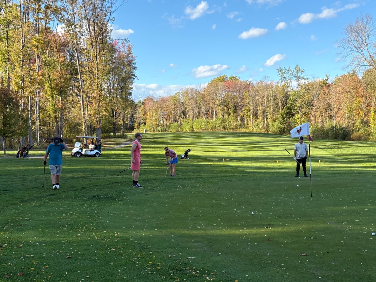 MHHSGolf's tweet photo. My favorite tradition! Last practice…Ryder Cup event with pizzas &amp; snacks. Team Landon wins the event, 3-0. Awesome season. 22 players! Effort, commitment, etiquette were top notch. 10-4 league record. 4 sectional players, 2 still playing. Program in GREAT shape. @MH_Athletics https://t.co/8Uwou9vf8Y