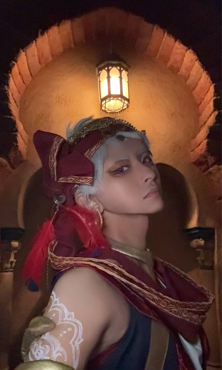 yasuda_twst's tweet photo. あ、カリム寮長！こんな所に……って、アレ…？

#Dハロツイステ
#Dハロ仮装2025 https://t.co/HWPbvtRFfO