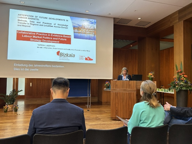 prospektiker's tweet photo. PROSPEKTIKER participó los días 18 y 19 de septiembre en las conferencias europeas sobre mercado laboral regional en Frankfurt.
Temas como anticipación de cambios, datos locales y colaboración regional marcaron las charlas.

Lee más ➡️ https://t.co/S1pssscz1O

#MercadoLaboral https://t.co/OzwQ0Gja9f