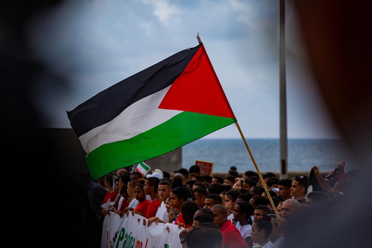 eptstgo's tweet image. Los trabajadores de la Empresa Provincial de Transporte presentes en  la concentración en solidaridad con Palestina. 
#MitransCuba 
#eptstgo
#SantiagodeCuba