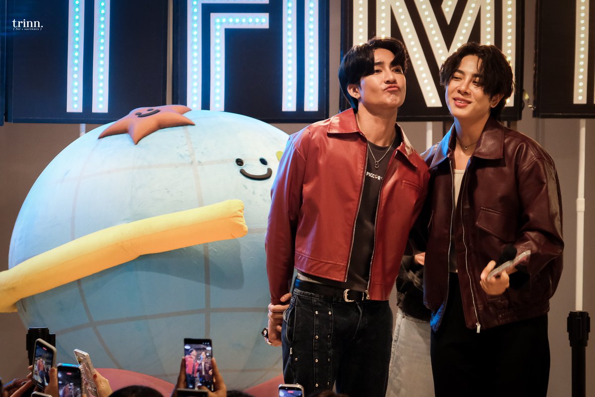 ｢ 20251009 」 — 

ป๊ากะอ้วนน้อยจะทำอะไนกานนน 🫣

EARTHMIX FANIVAL FANSIGN
#GMMTVFANIVALxEarthMix
「 #เอิร์ทมิกซ์ ⋮ #Earthmix  」